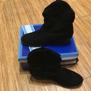 Ankle booties white mountain